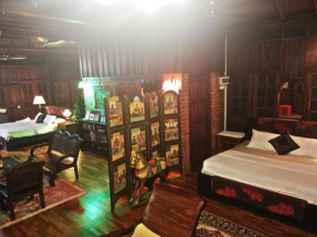 Lowinski Lodge